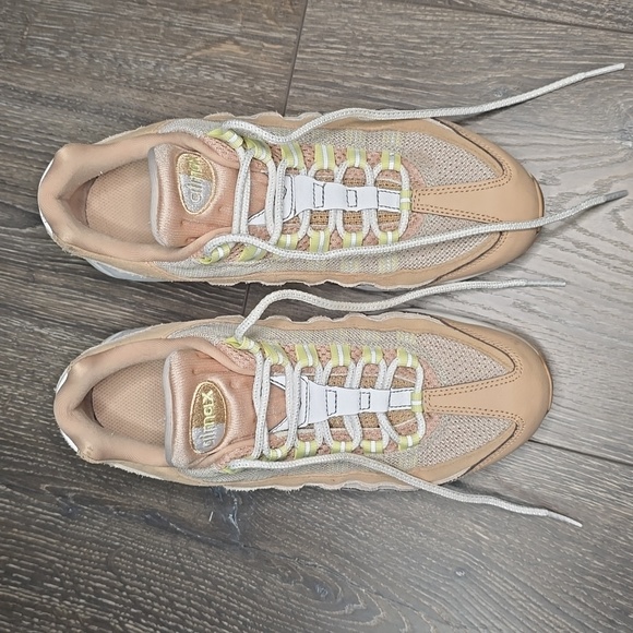 Nike Air Max size 8.5 women - Picture 3 of 6